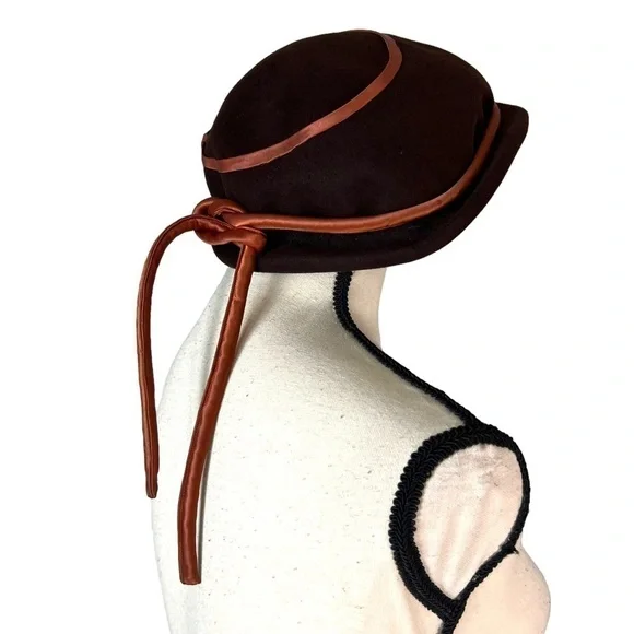 Delle Donne New York Cloche Hat Malson Felt - Tan & Brown  display picture 1